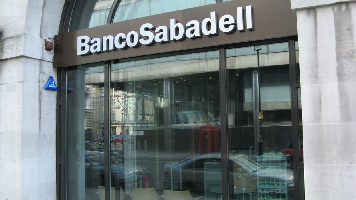 El Banco Sabadell regala hasta 775 euros a sus clientes: ¿cómo acceder a la  paga?