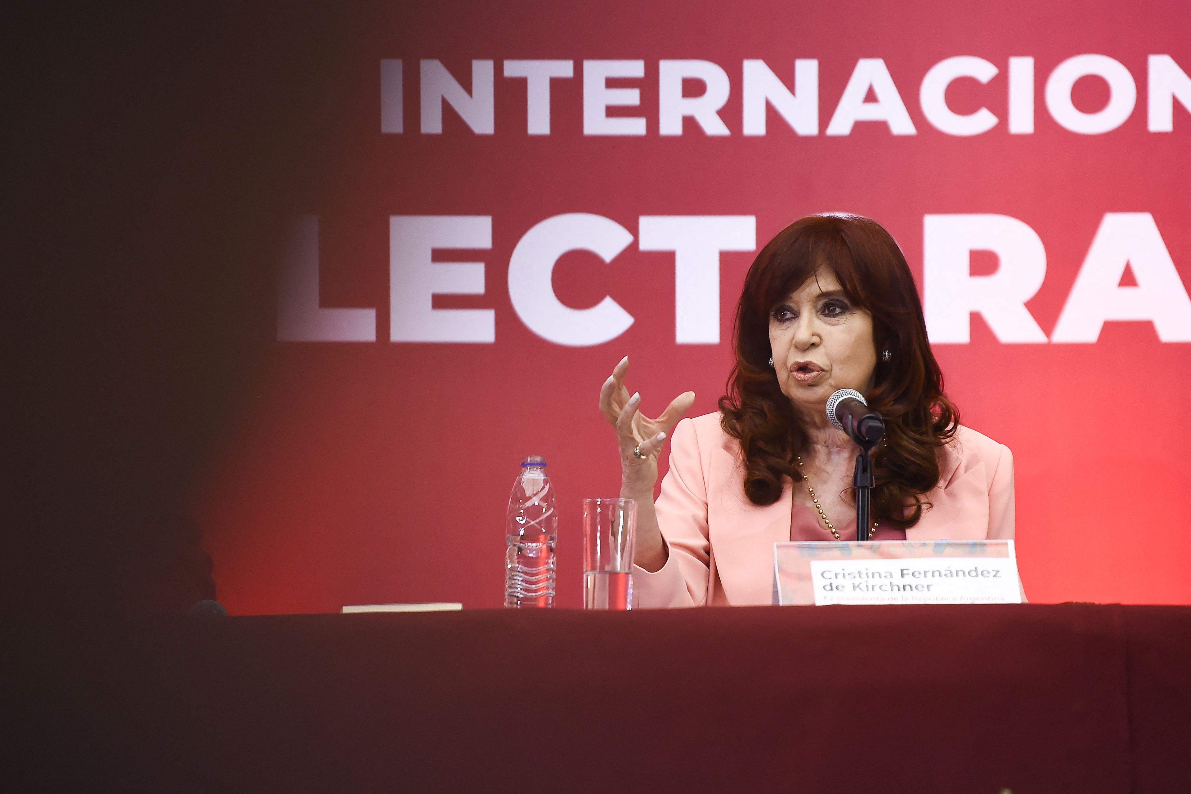 Cristina Kirchner pide investigar autores intelectuales del atentado en su contra