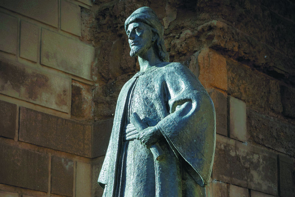 Historia de la literatura: “El collar de la paloma”
