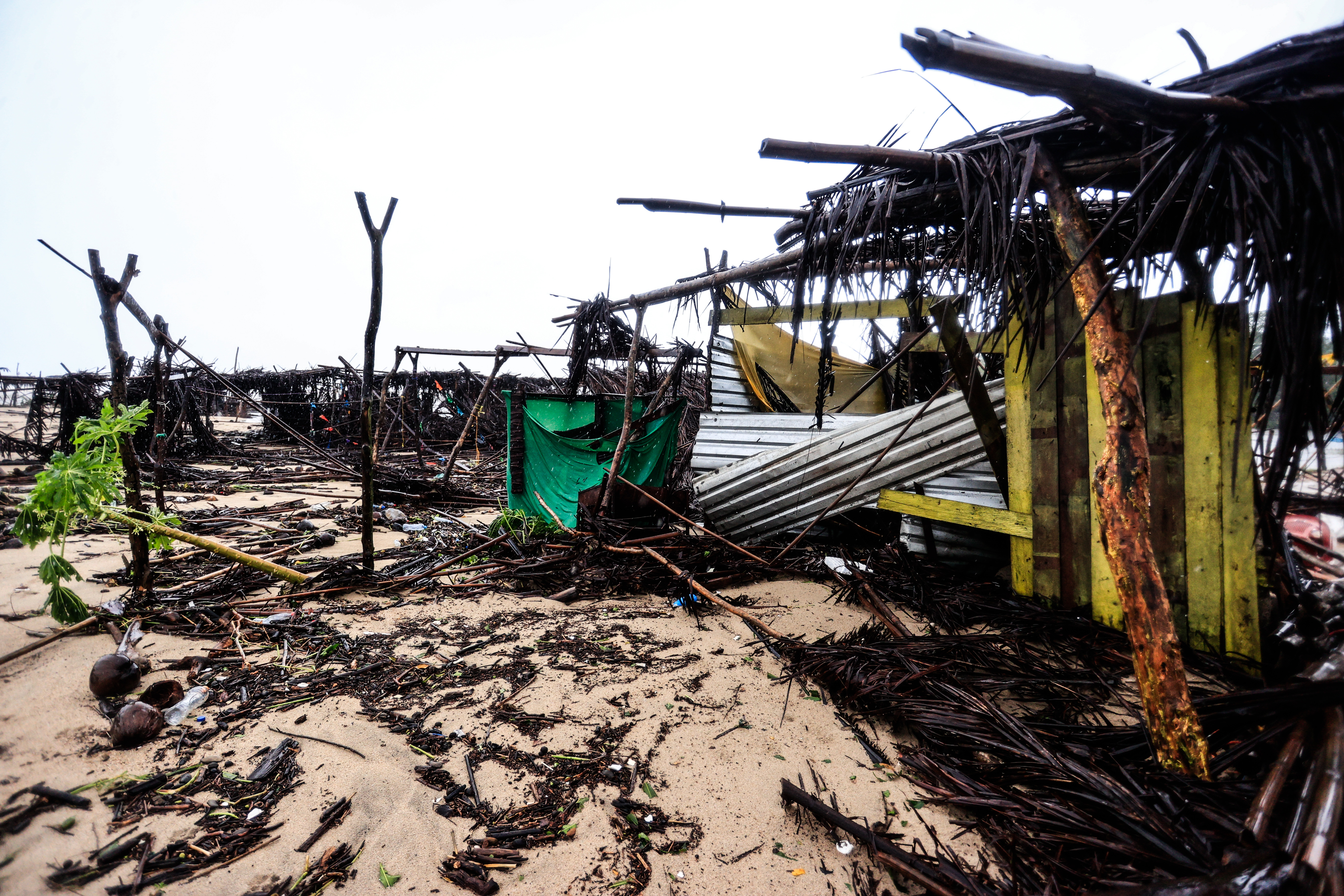 Huracán John toca tierra en México: dos muertos en Guerrero por deslave