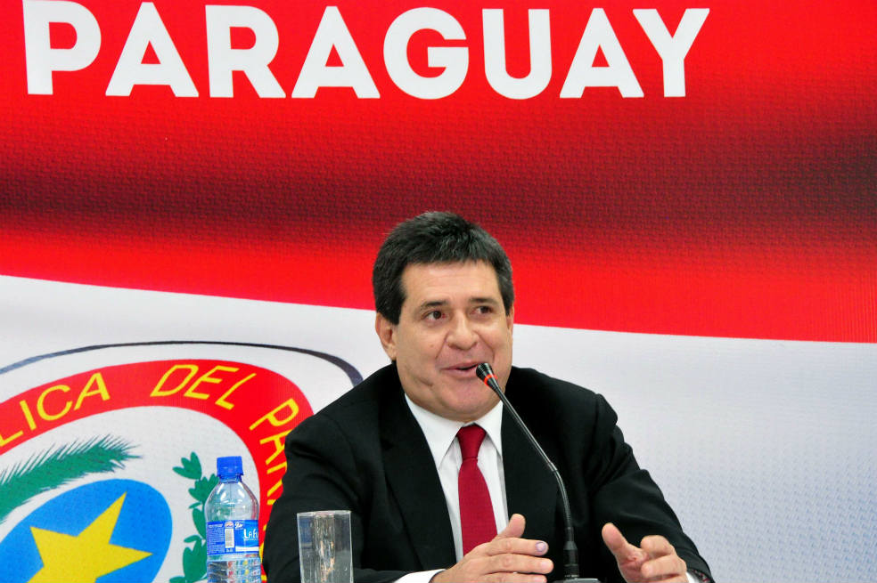 Tras el triunfo de Horacio Cartes, Paraguay se vuelve a poner «Colorado»