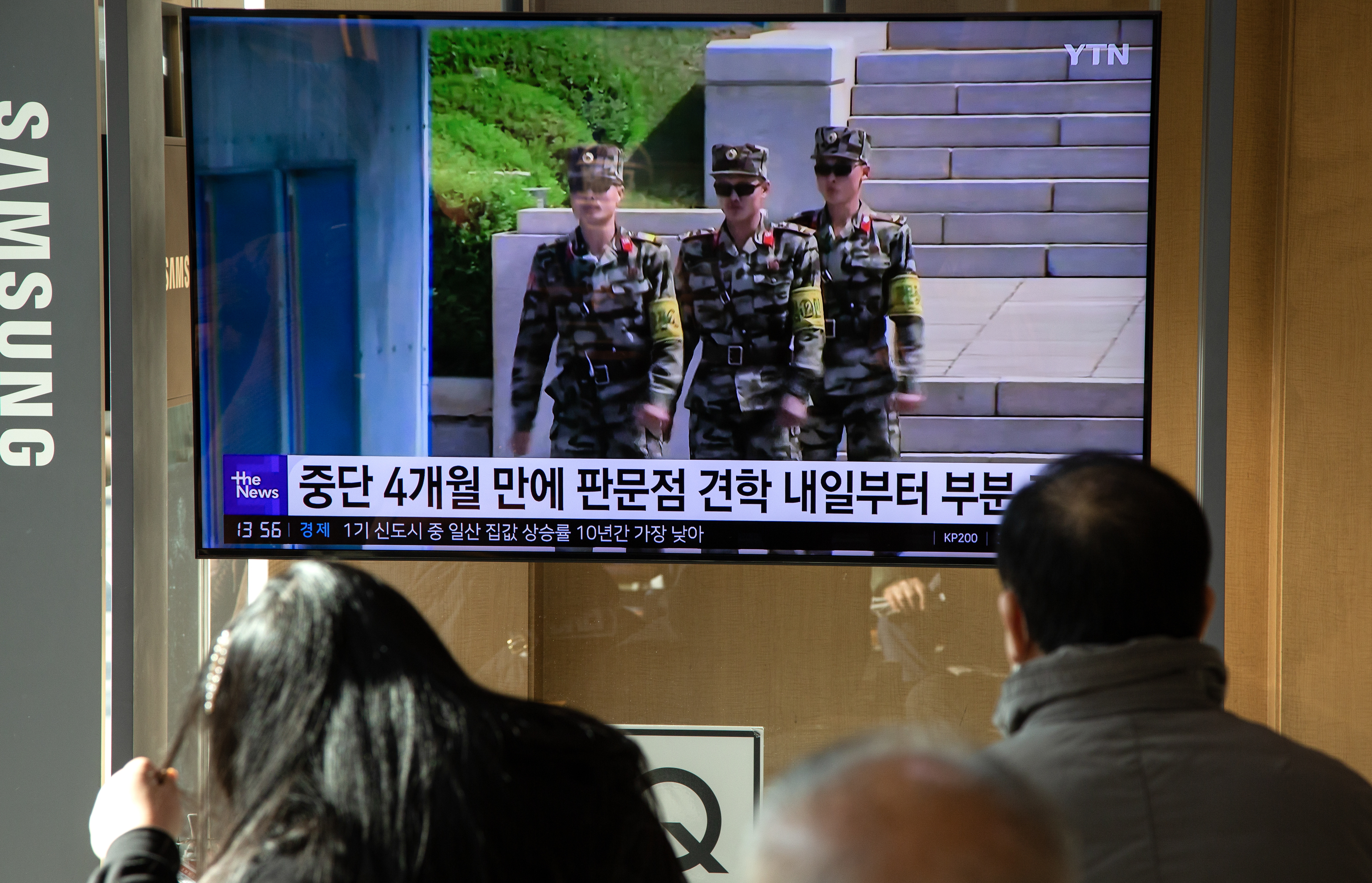 Corea del Norte lanzó un “satélite militar” espía, dice Seúl; Japón, en alerta