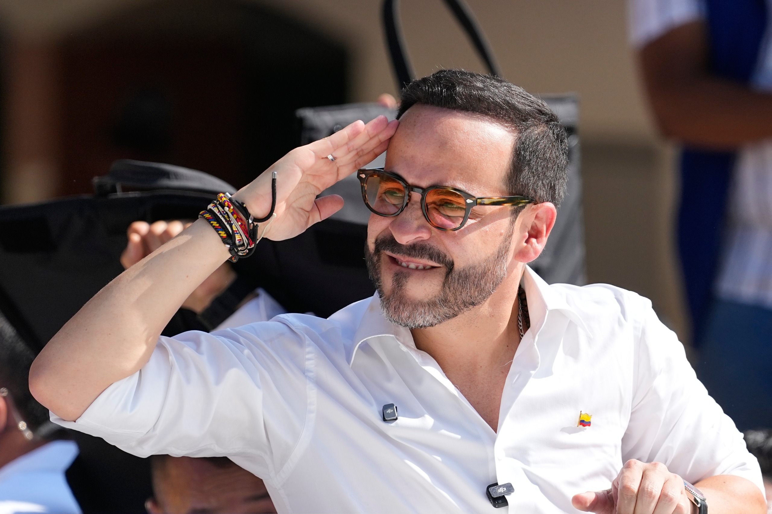 Tribunal ordena a De la Espriella quitar toda publicidad política que tenga símbolos patrios