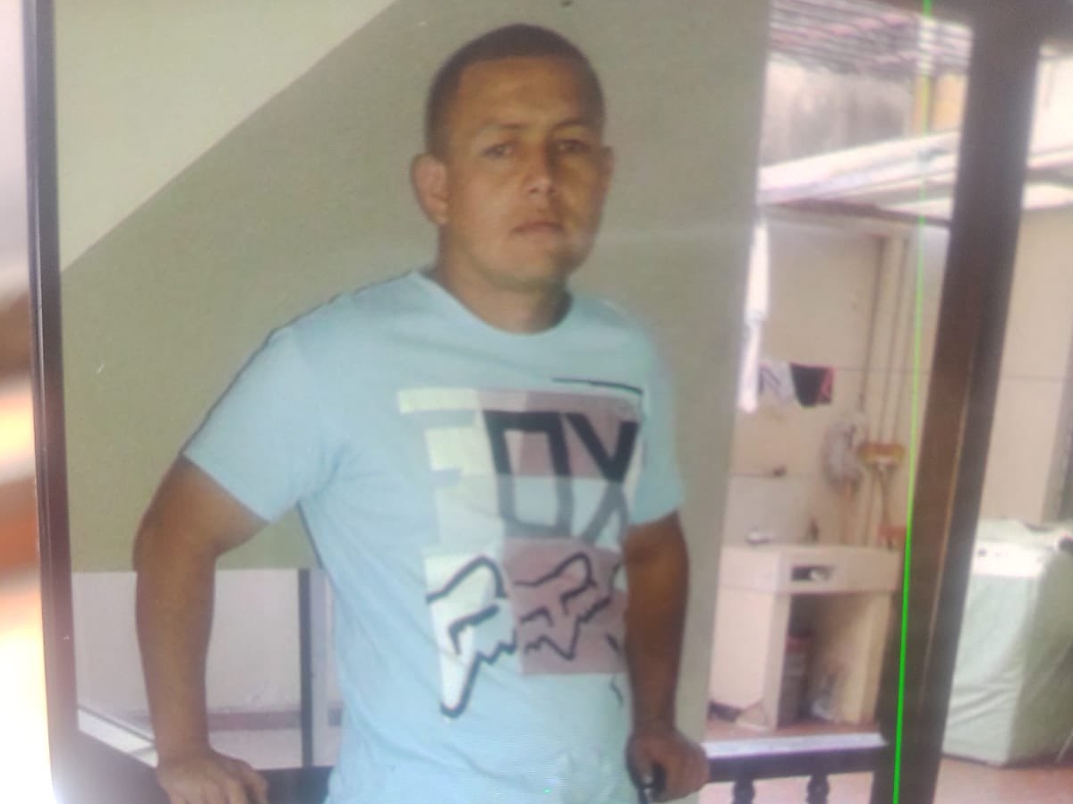 Murió un hombre tras recibir descarga de un Taser de la Policía, en Bello