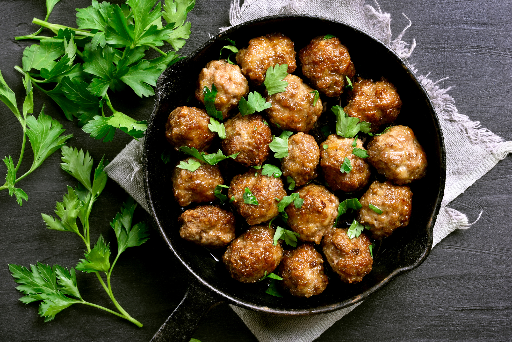 Receta para preparar albóndigas rellenas de queso mozzarella