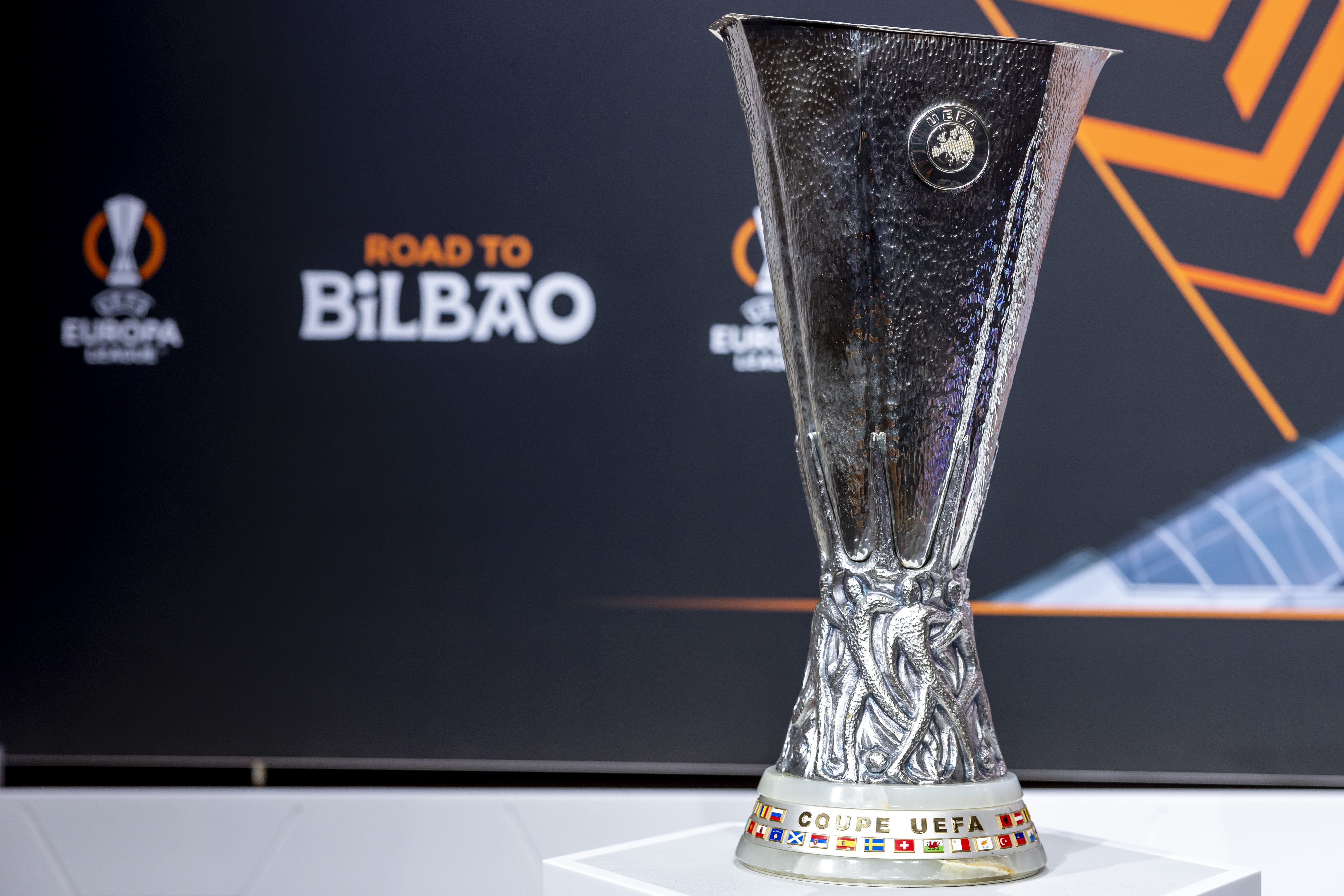 Así quedaron los cruces de octavos de la Europa League y la Conference League