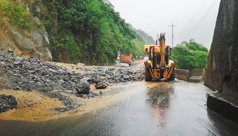 En busca de soluciones para la vía al Llano