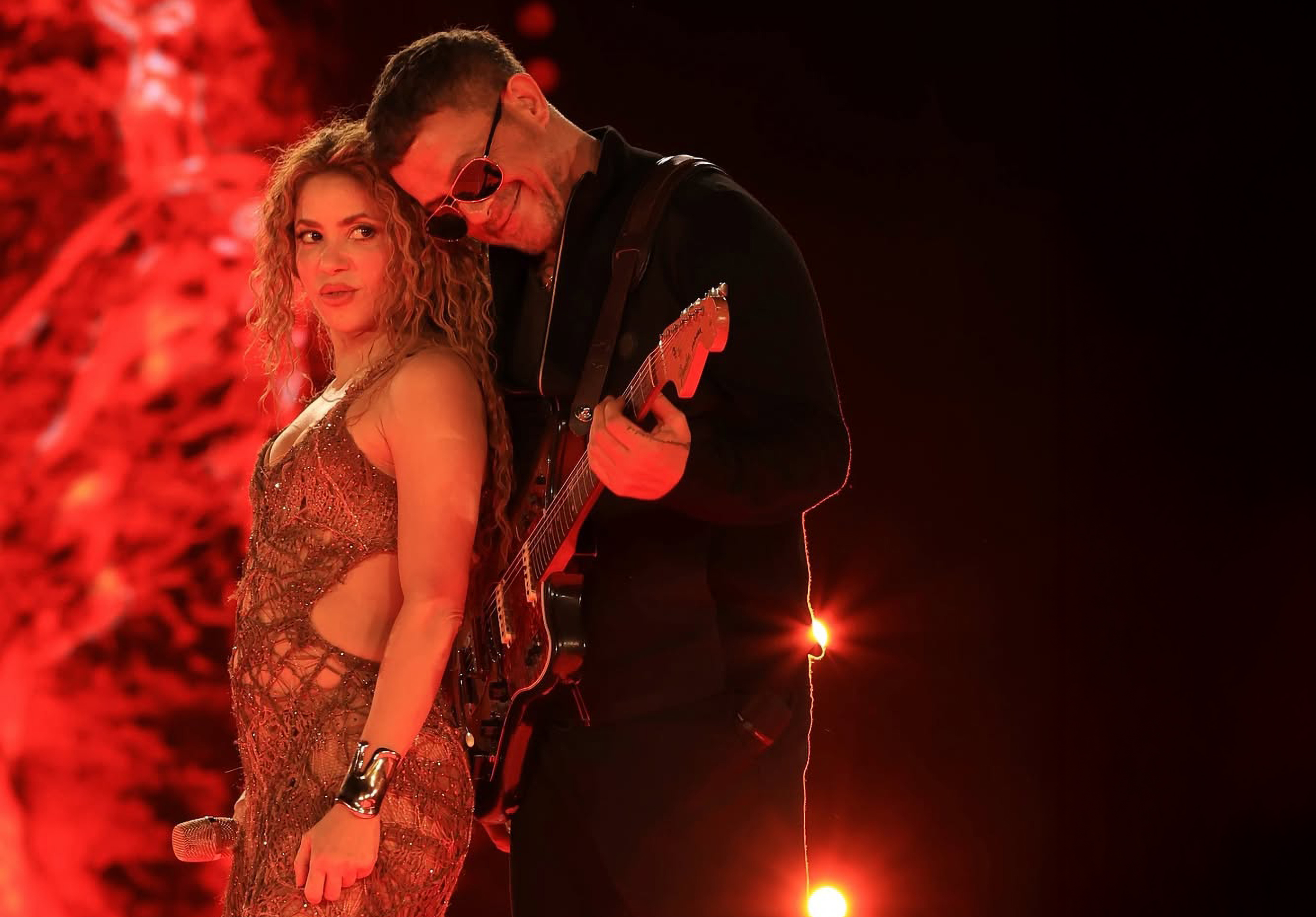 Alejandro Sanz y Shakira de nuevo juntos en ‘Bésame’, una declaración de amor