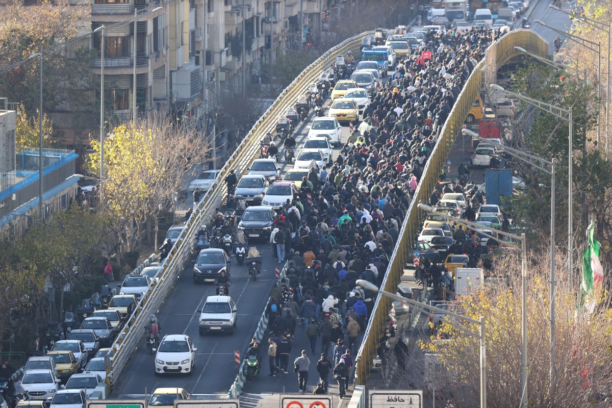 Muertos en protestas y censura digital con corte de internet: lo que está pasando en Irán