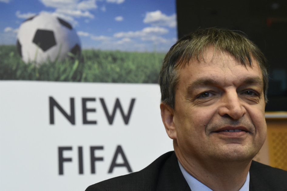 Francés Jérôme Champagne anuncia su candidatura a presidencia de FIFA
