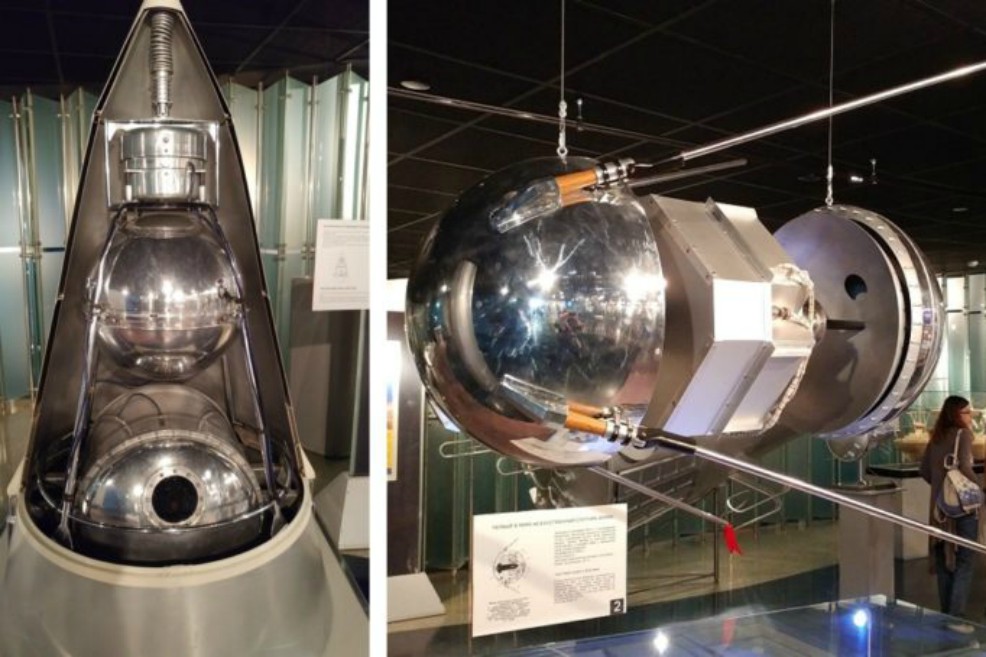 El Sputnik-1 fue el primer satélite artificial en la órbita terrestre. Fue lanzado por la Unión Soviética el 4 de octubre de 1957. En la fotografía se aprecia un modelo del satélite dentro de su cúpula protectora (izquierda) y su forma después de ser desplegado en órbita (derecha).Daniel Manrique Castaño, Museo de Cosmonáutica de Moscú.Eran las 10:28 pm cuando se encendieron los motores del R7 y el cilindro impulsado por queroseno y oxígeno líquido empezaba a surcar el cielo. Los logros como ingeniero de Serguéi Koroliov se veían recompensados. Transcurridos cinco minutos luego del despegue, una nueva fase de propulsión impulsaba a la unidad central en una órbita elíptica, fuera de las ligaduras terrestres que mantienen nuestros pies pegados al suelo. 20 segundos después, el Sputnik 1 se separaba de su cono protector y empezaba a dar signos de vida. El satélite emitía un pitido que podría ser escuchado por cualquier persona que contara con un receptor de ondas de radio en la frecuencia adecuada. Asimismo, en áreas lo suficientemente alejadas de contaminación lumínica el pequeño objeto podía distinguirse y restearse con una magnitud 6. La presencia en órbita del Sputnik era, por un lado, el testimonio de que dábamos nuestro primer paso en la conquista del espacio y, por otro, un terror para los ciudadanos estadounidenses. ¡Había algo de los rusos allá arriba!
