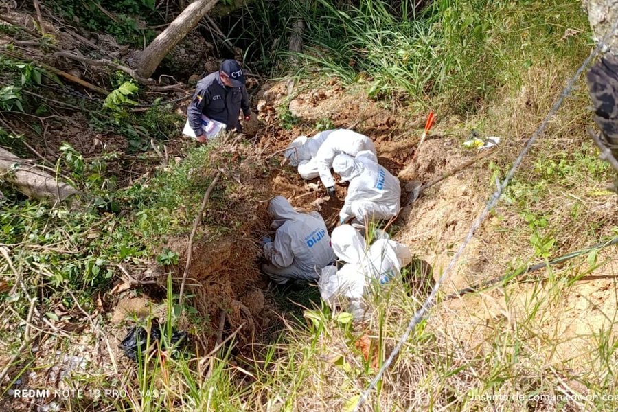 Identifican cinco cuerpos encontrados en fosa común en Santa Bárbara, Antioquia