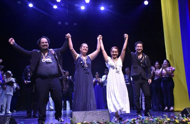 Las ganadoras del Concurso Nacional de Duetos Príncipes de la Canción