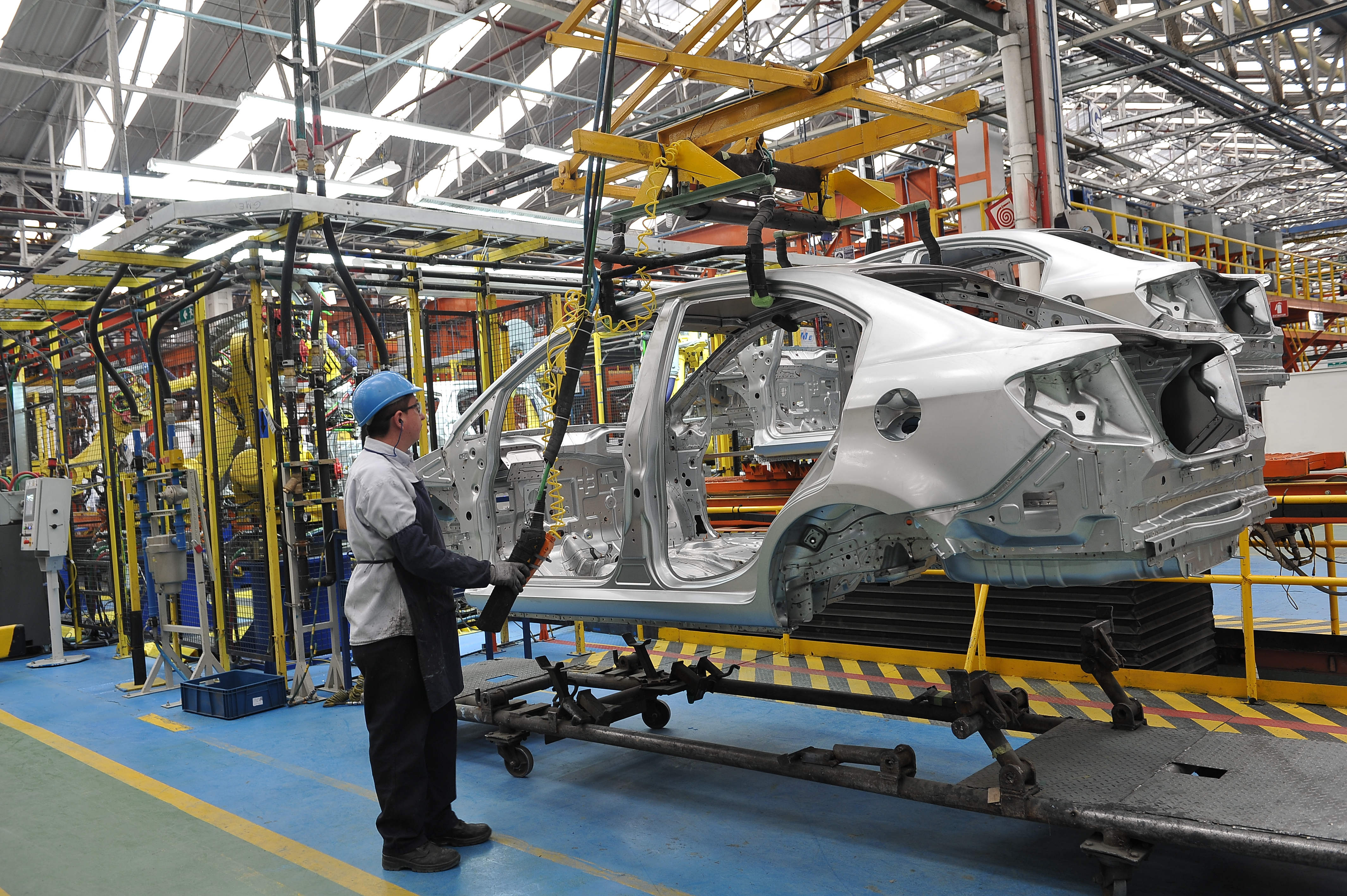 Aspectos generales de la planta de ensamblado y fabricación de general motors Colmotores, ubicada al sur de Bogotá.