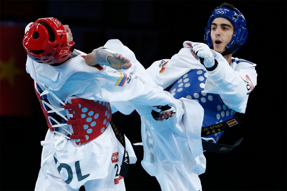 Óscar Muñoz pierde en semifinales pero sigue con opción de medalla