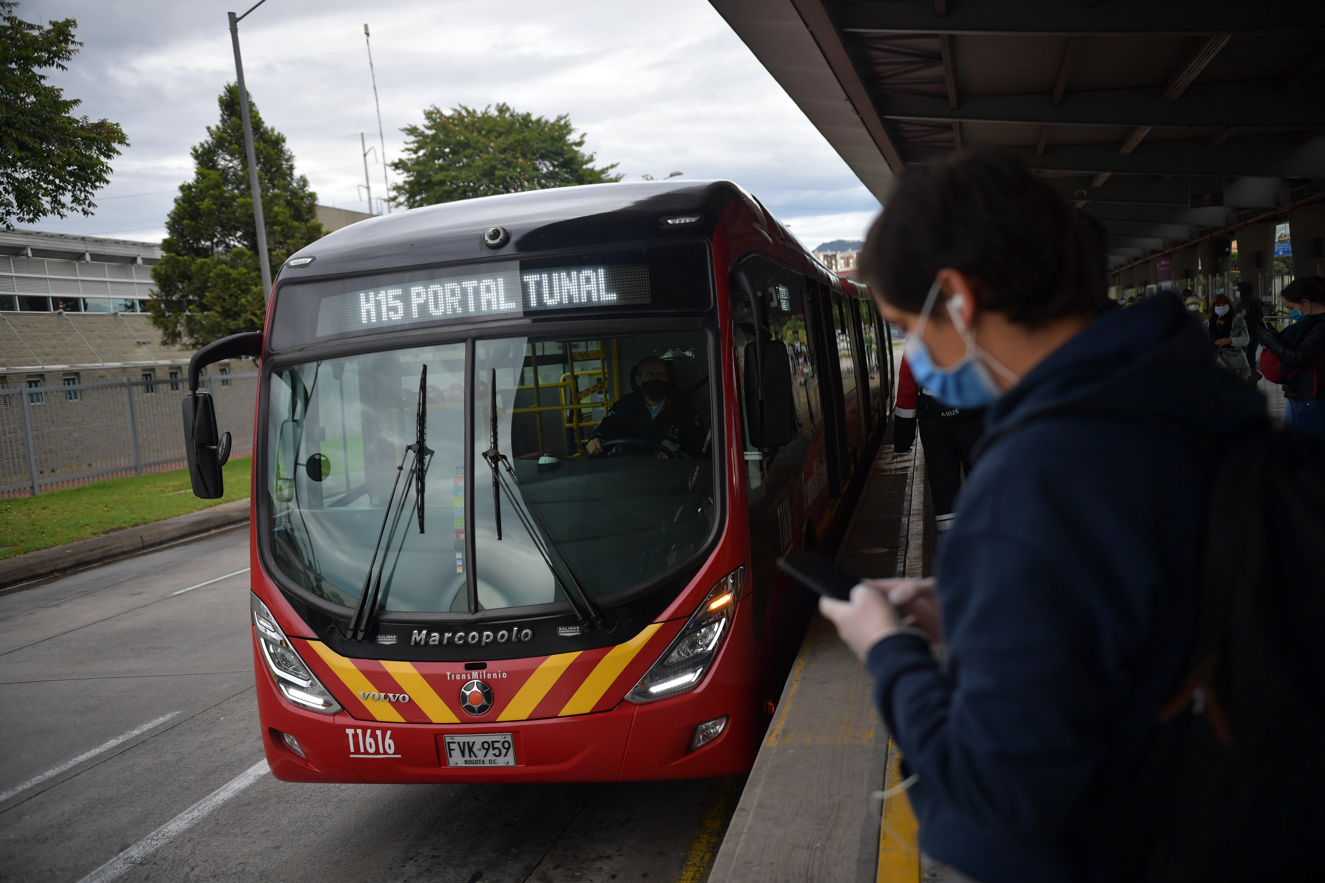 La propuesta de Claudia López para aliviar las finanzas de Transmilenio