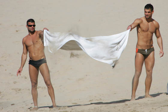 LATIN AMERICAN POP STAR RICKY MARTIN ON HOLIDAY ON ST BARTHELEMEY IN THE FRENCH CARIBBEAN. 24 DECEMBER 2005 PICS: LONDON FEATURES