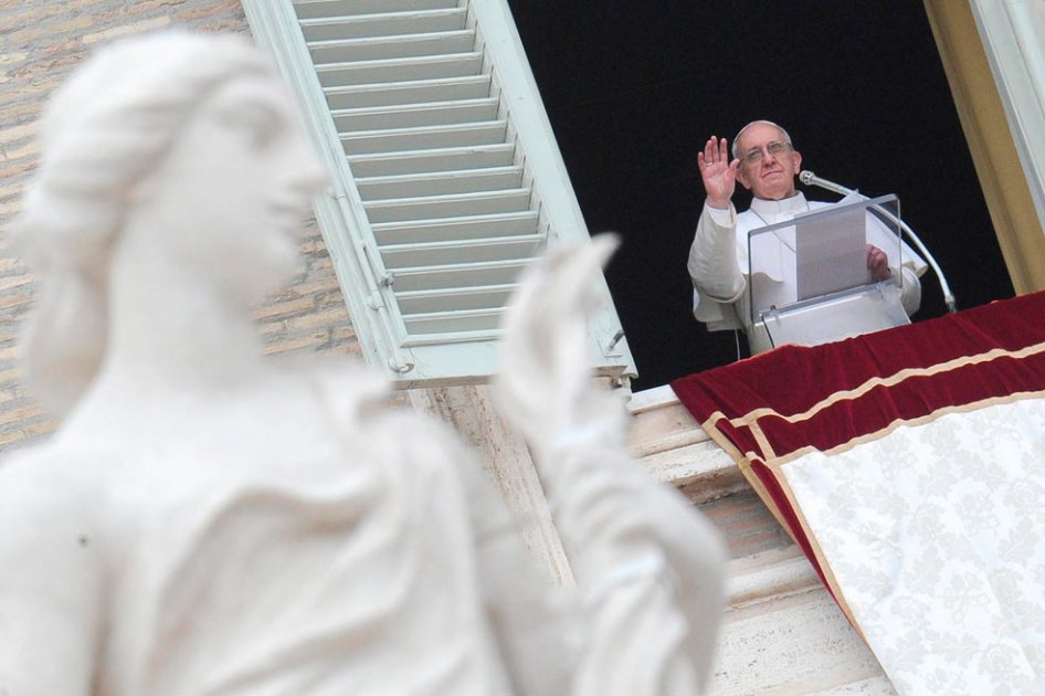Papa Francisco no quiere que anillo de Pescador sea de oro
