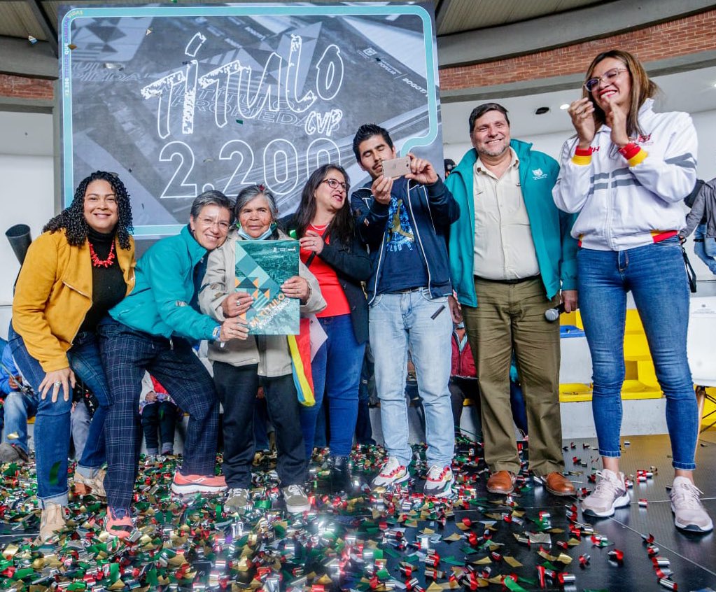 456 familias de Ciudad Bolívar y Bosa recibieron escrituras públicas de sus viviendas
