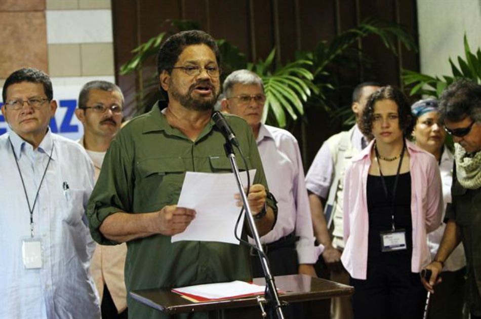 Farc tachan de autoritaria la negativa de Gobierno a Constituyente