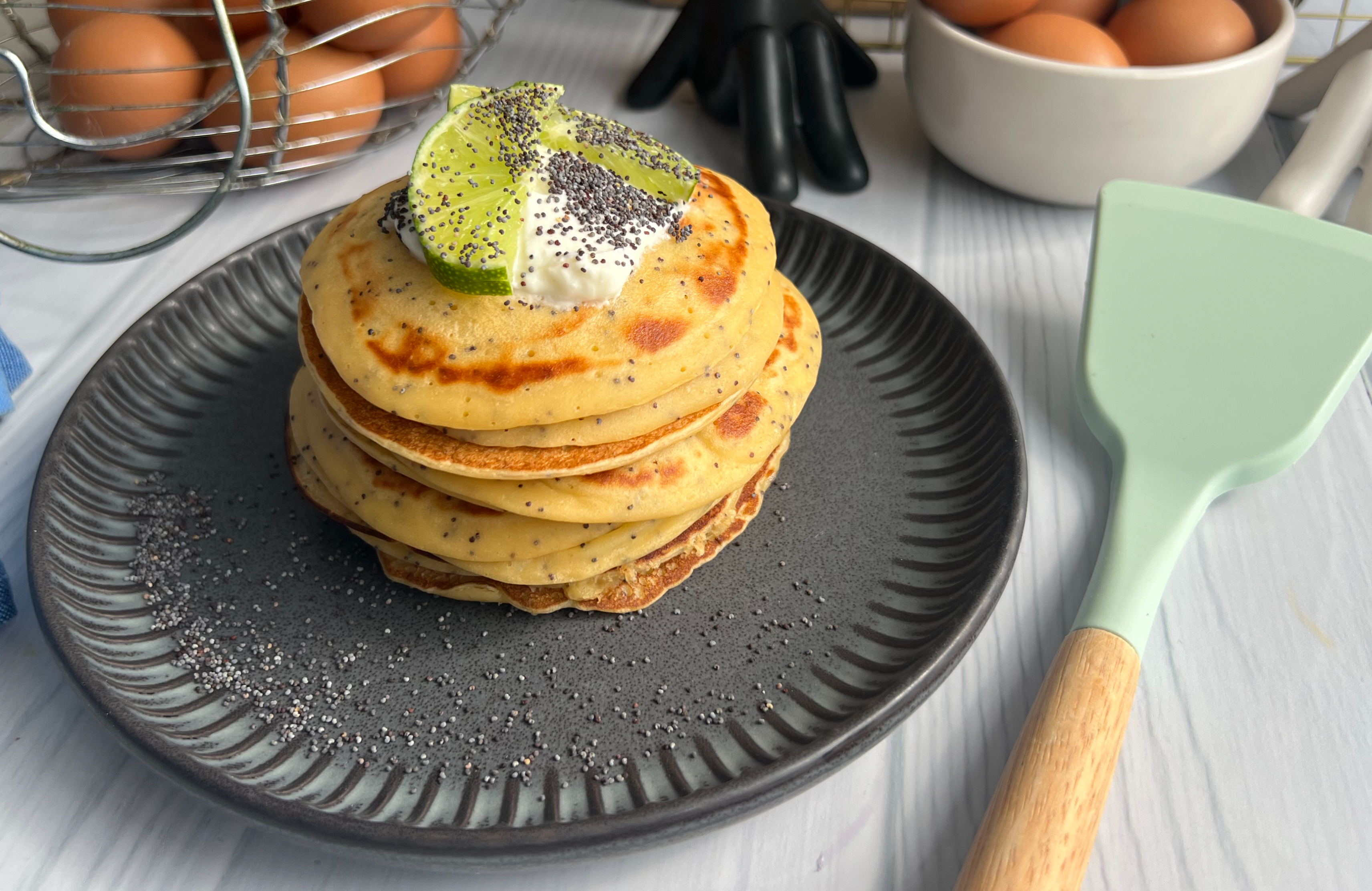 “Pancakes” de limón y amapola esponjosos para el desayuno
