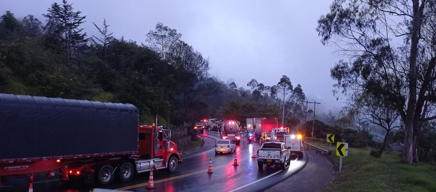 Un muerto, tras choque de camiones, razón del trancón en vía Bogotá-Villavicencio