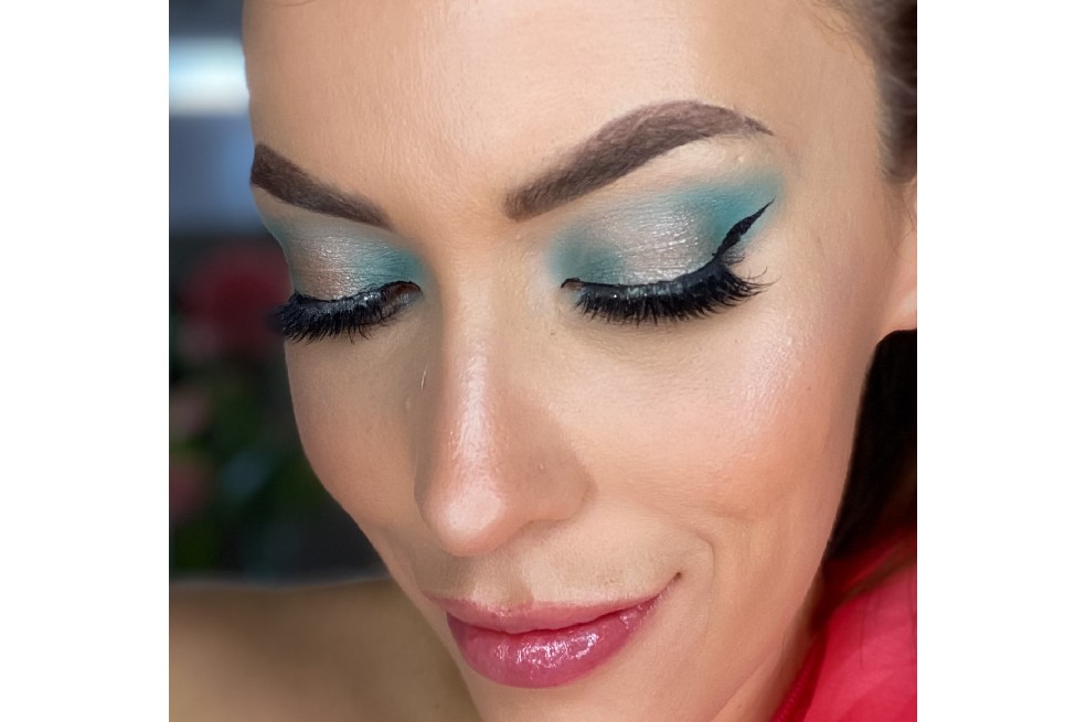 Sigue este tutorial y luce radiante en la celebración de Navidad.