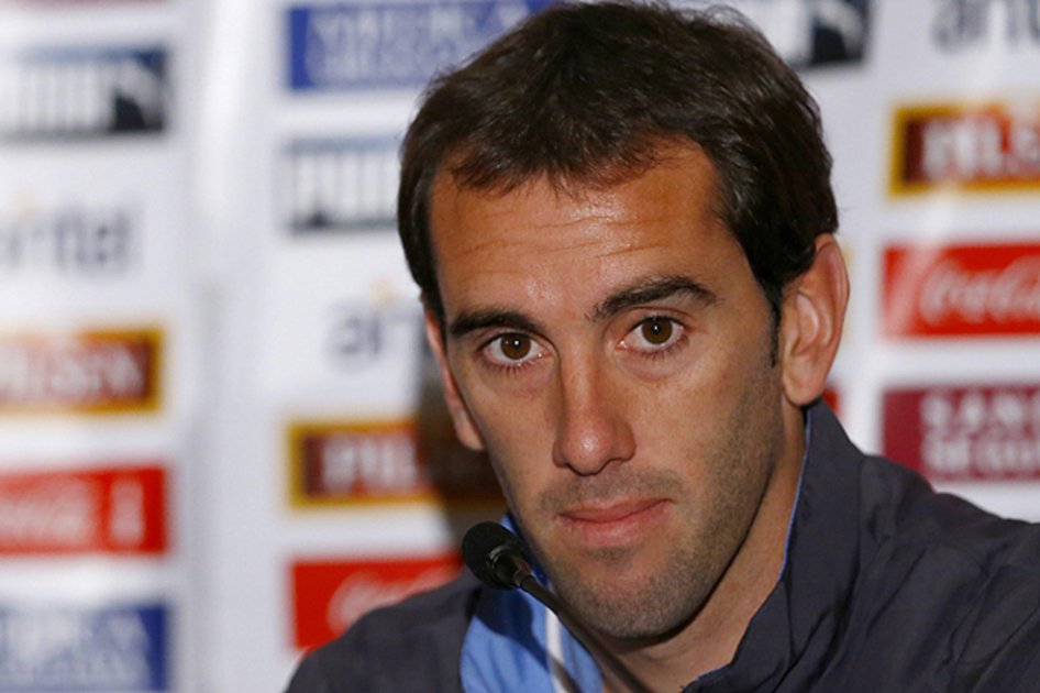“Chile es local y tiene la responsabilidad de ganar ante su público”: Diego Godín
