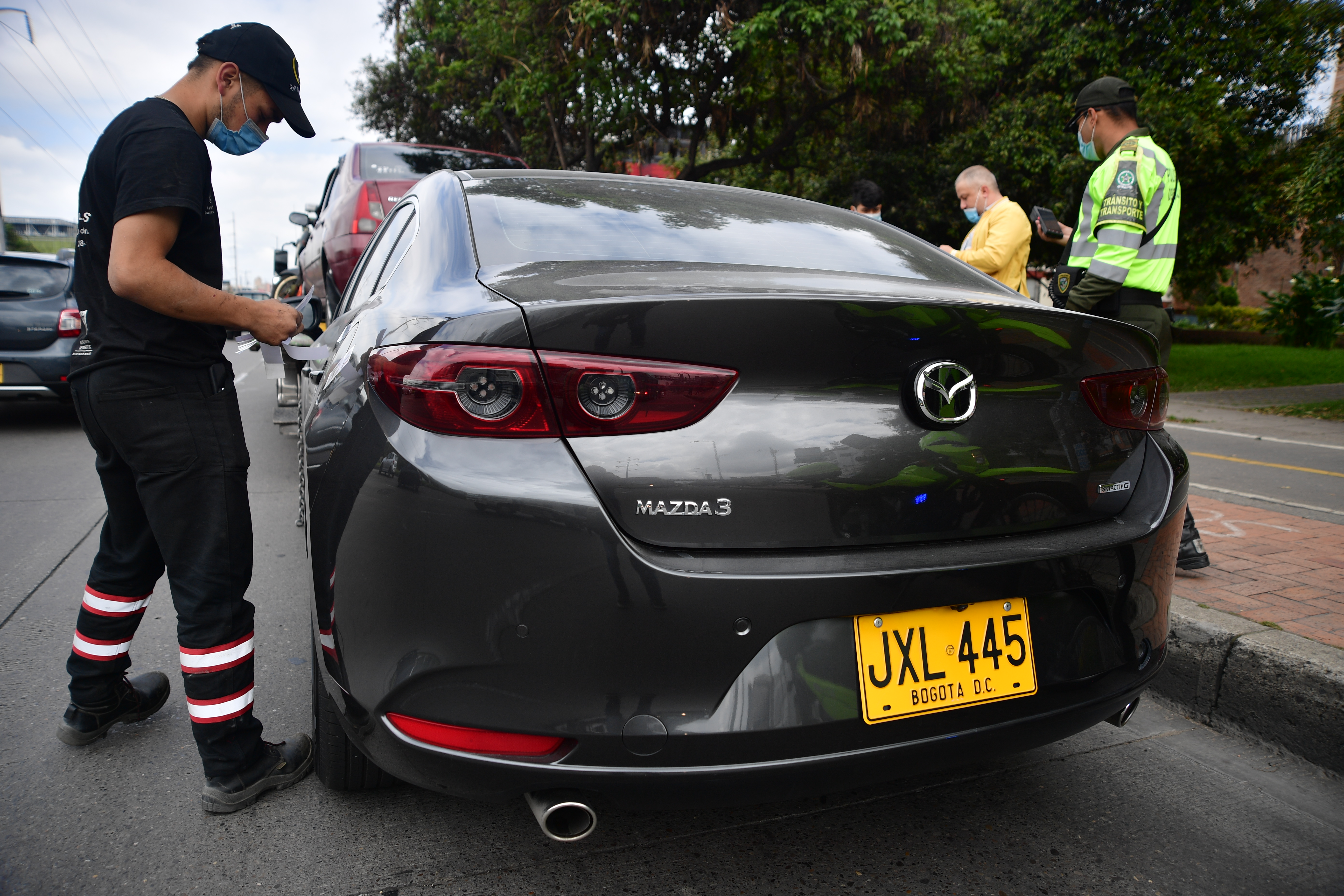 Dueños de autos no deberían responder por infracciones del conductor: Procuraduría