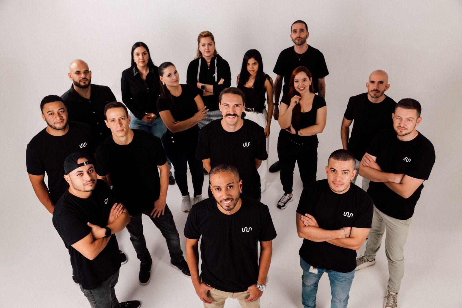 Parte del equipo de Somos.