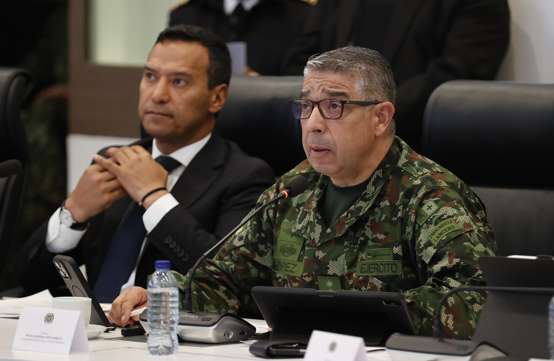 Comandante de las FF.MM. dice que nunca ordenó frenar operaciones contra Segunda Marquetalia