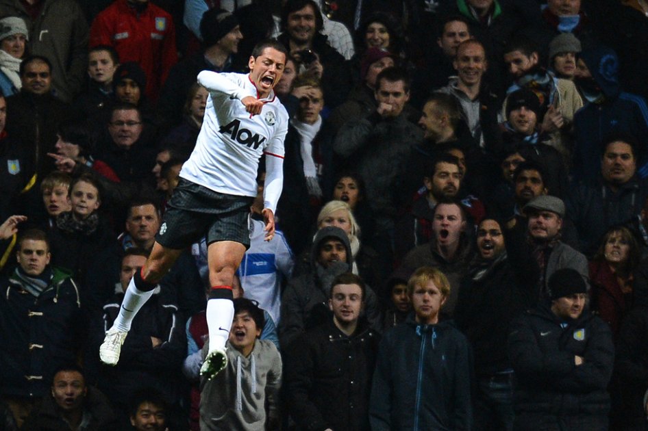 Con doblete de ‘Chicharito’ el United remonta ante el Aston Villa