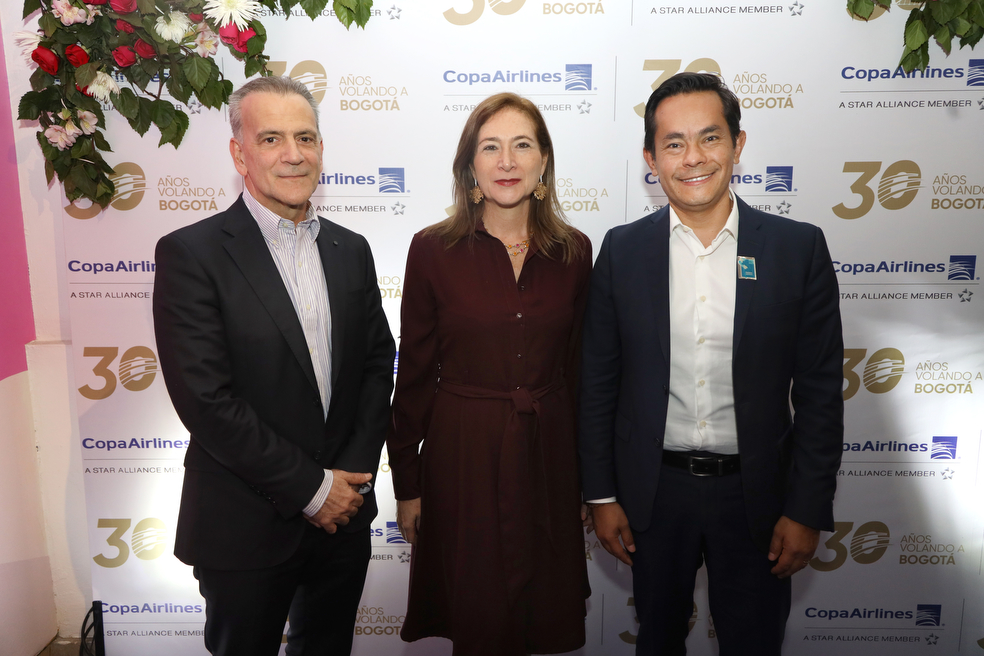 Una aerolínea celebra 30 años de operación en Colombia