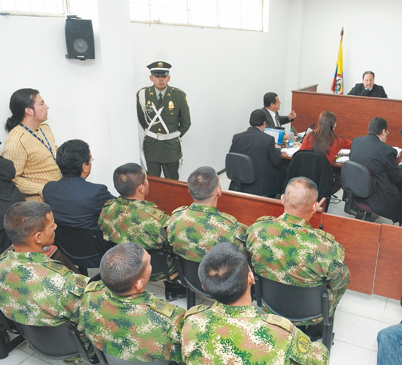 “Alivio judicial” del uribismo a los militares incluye penas de máximo cinco años de cárcel