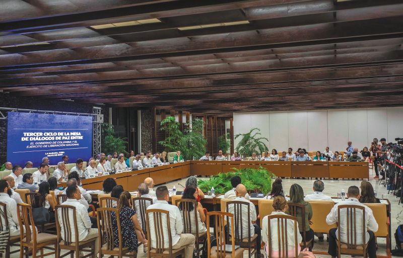 Gobierno y ELN empezarán el lunes a afinar reglas del cese al fuego