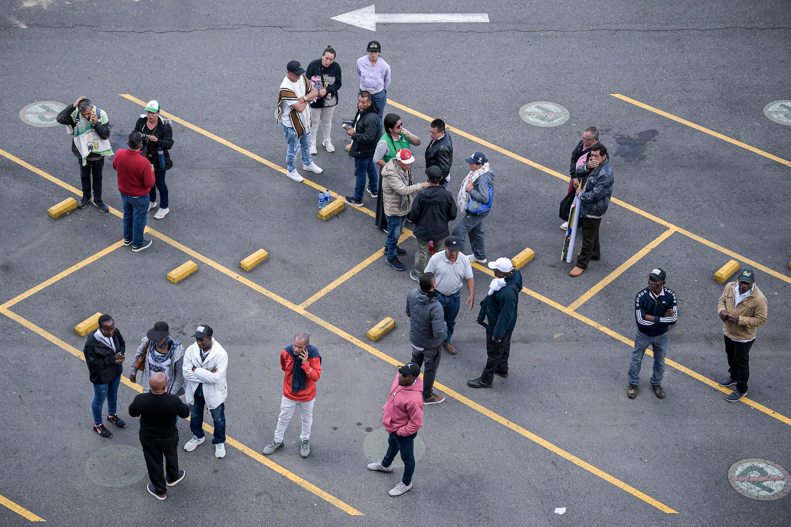 Pese a que el grupo de manifestantes ingresó a las instalaciones de la entidad, la Secretaría de Gobierno del Distrito no habla de una toma del lugar y refiere que hasta el momento no se presentan bloqueos y los funcionarios están ingresando o saliendo del lugar sin ningún tipo de restricción.