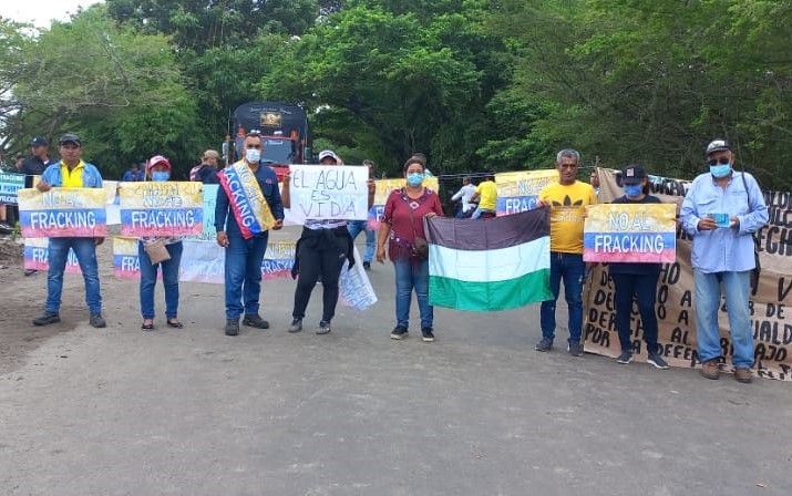 Bloqueo en Puerto Wilches (Santander) por manifestación contra pilotos de fracking
