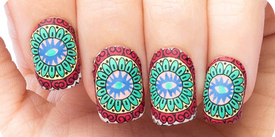 Lleva la espiritualidad de los mandalas a tus uñas