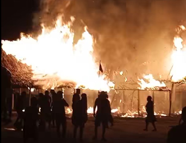 Incendio arrasó al menos seis kioscos en La Boquilla, Cartagena