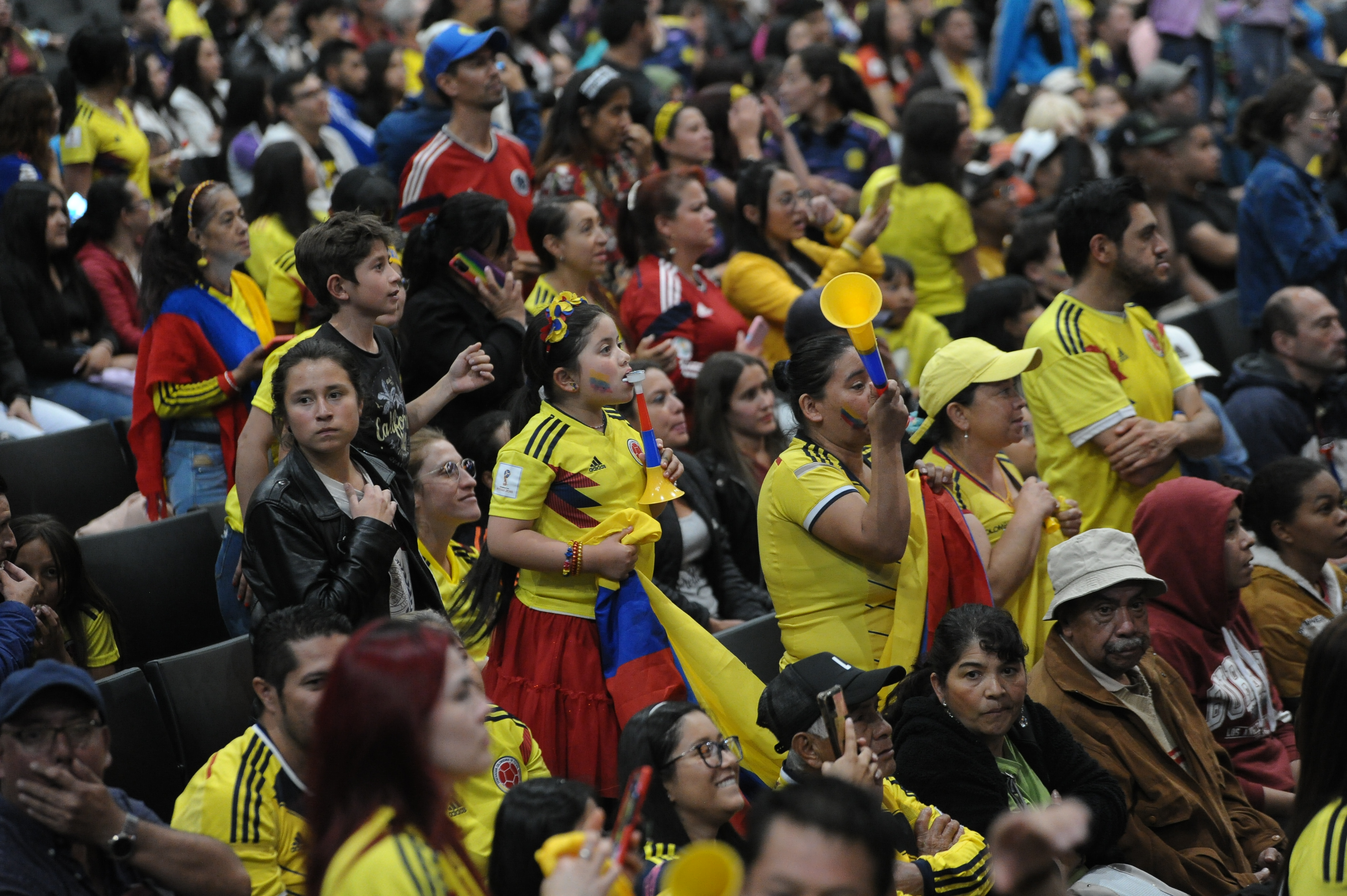 Miles de hinchas se reportaron en la Arena Movistar para darle la bienvenida a la selección femenina de Colombia, que logró una participación histórica en Oceanía.