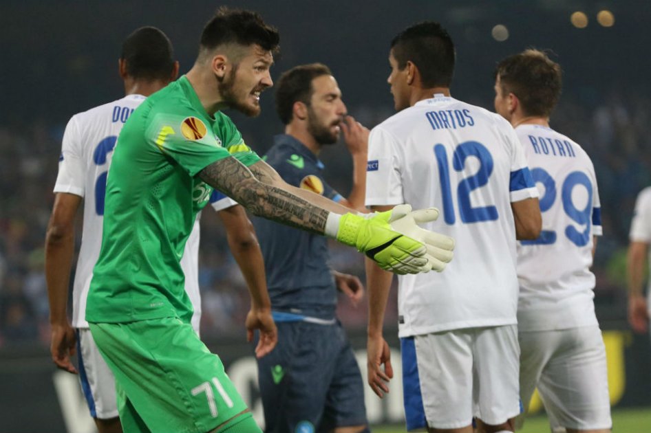 Dnipro sorprende al Napoli en Italia