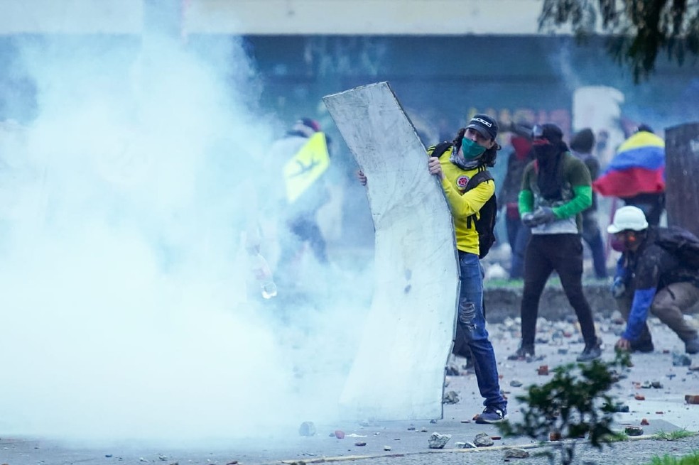 Gases y disturbios en inmediaciones del hospital San José, en Popayán
