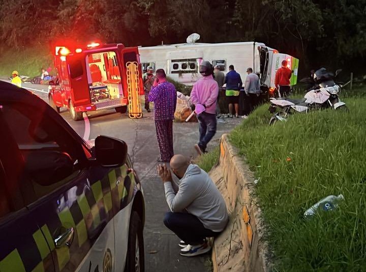 Dos accidentes en vía a Medellín dejan siete personas muertas y 50 heridos