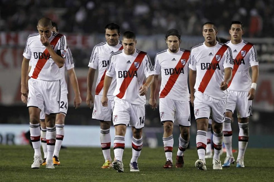 River Plate debuta con derrota ante Belgrano, su bestia negra