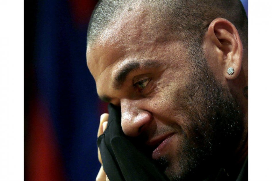Mi corazón me pedía seguir en el Barcelona: Dani Alves