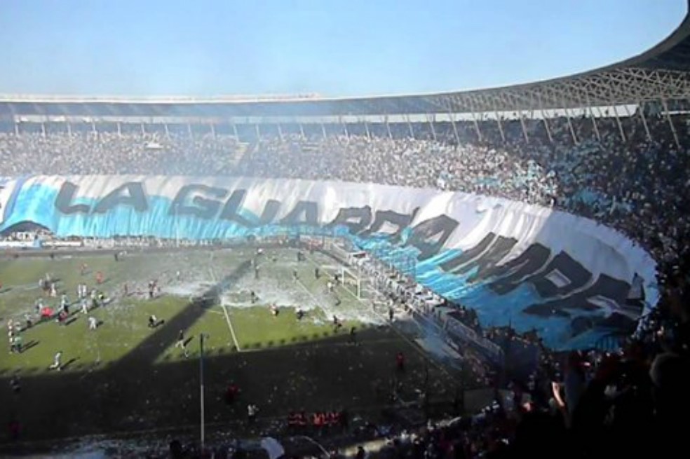 Insólito: exlíder de la barra brava de Racing fue velado en el estadio