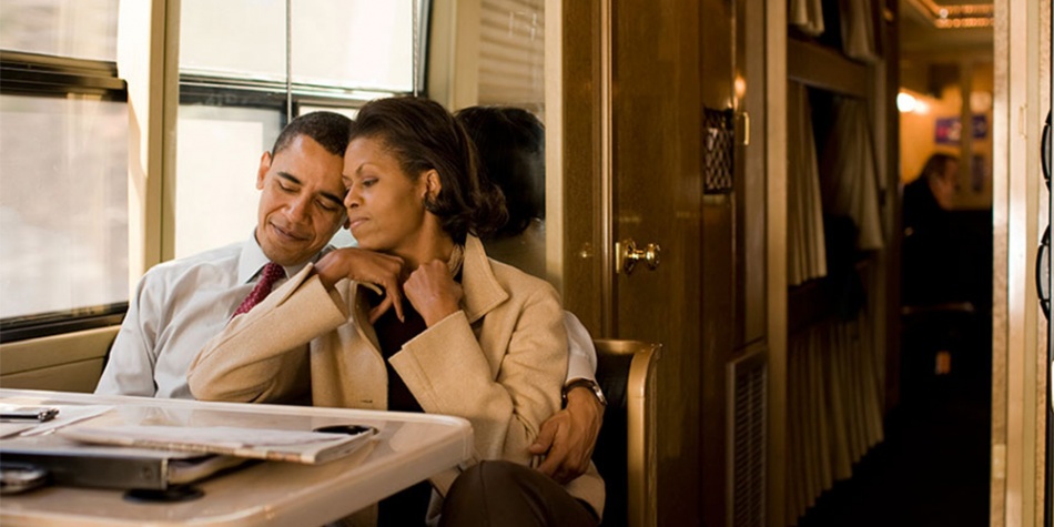 12 fotografías que nos recuerdan por qué amamos la historia de amor de Barack y Michelle Obama