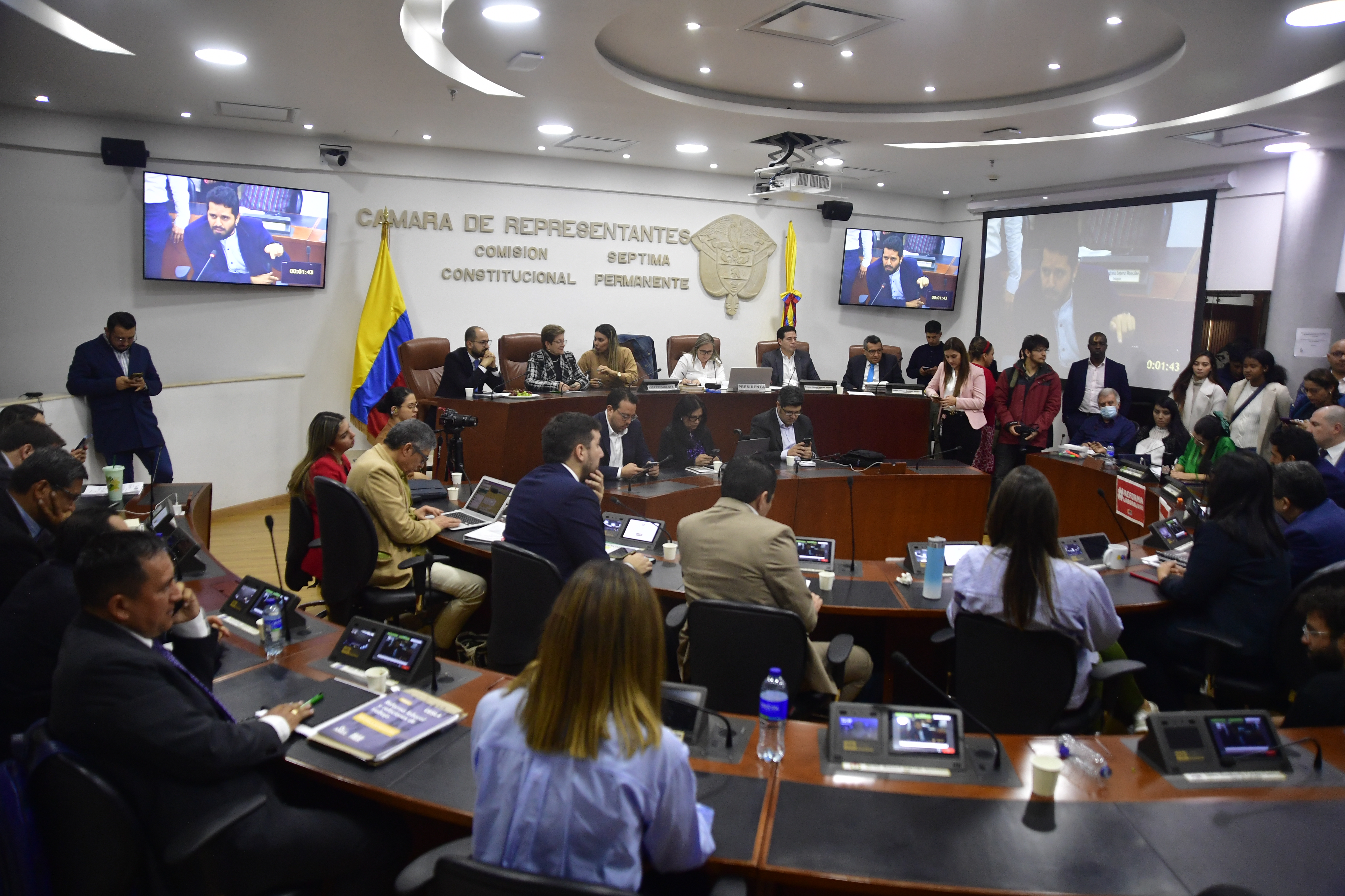 Aspectos de la reforma laboral en la comisión séptima del senado