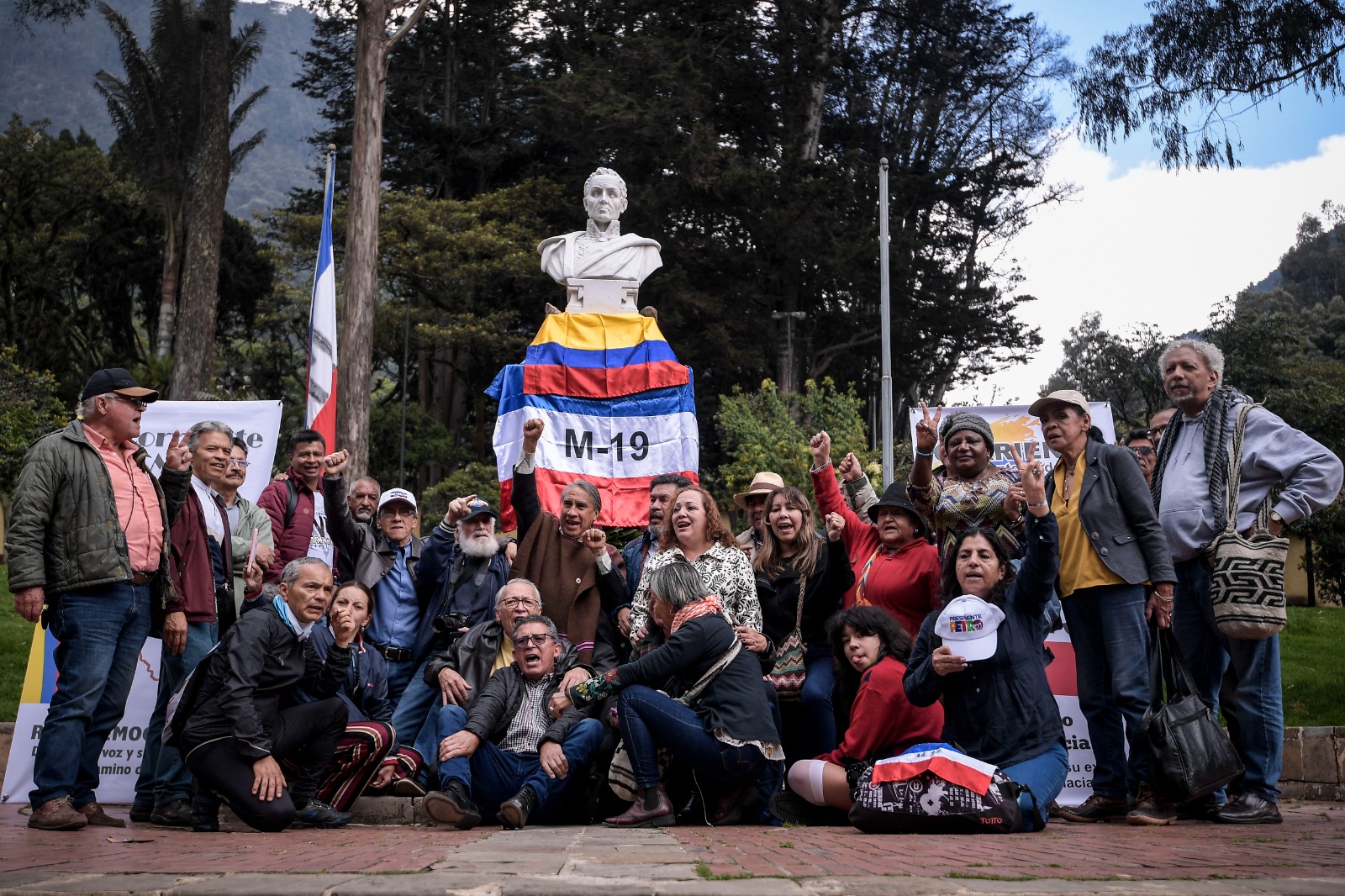 M-19 aniversario en la Quinta de Bolívar