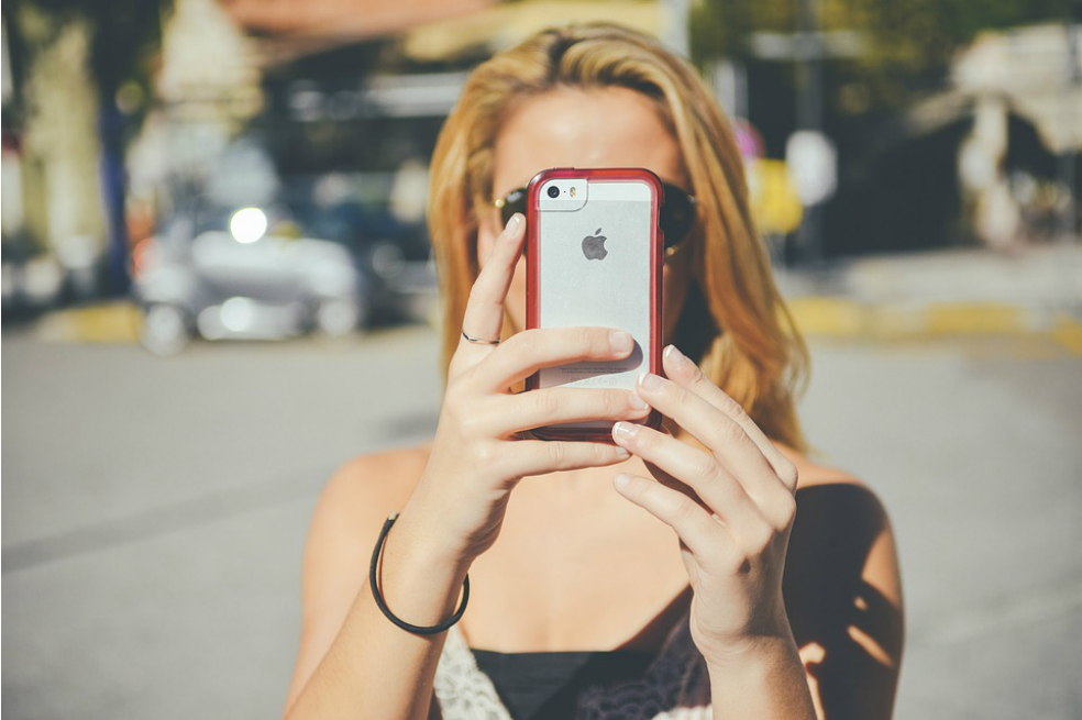 La generación «smartphone” tiene menos sexo y bebe menos alcohol